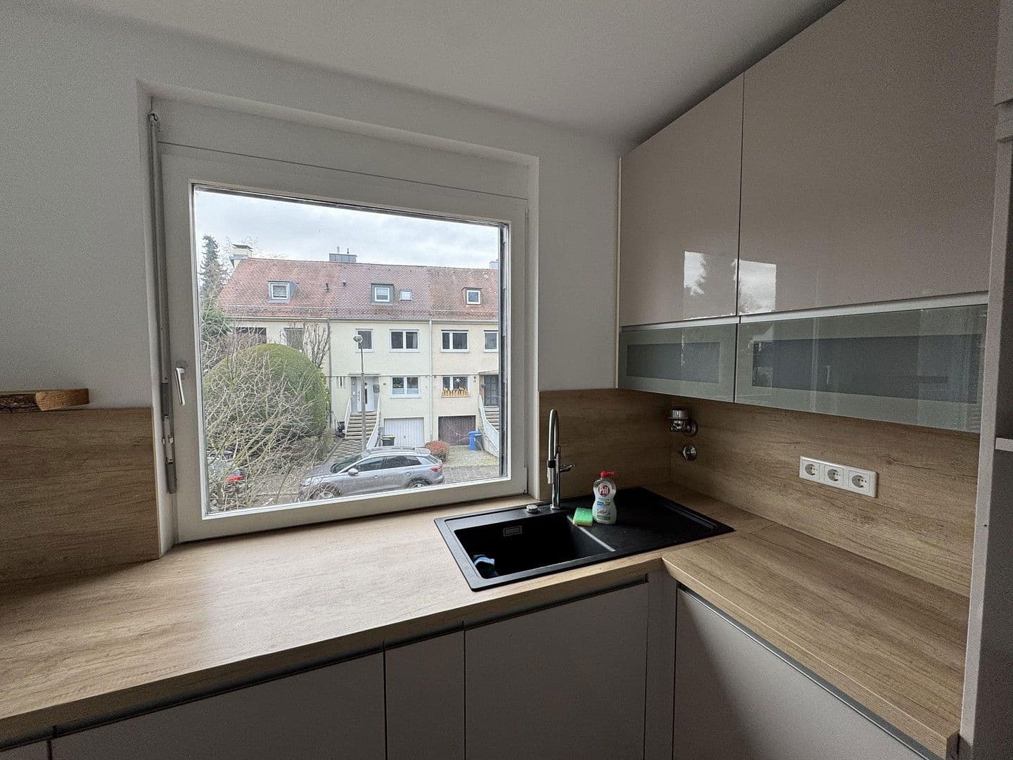 Prenájom bytu 4-izbový 110 m², Nürnberg (Mögeldorf), Bavorsko Prenájom bytu 4-izbový 110 m², Nürnberg (Mögeldorf), Bavorsko