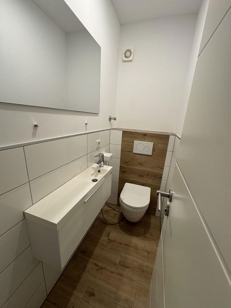 Prenájom bytu 4-izbový 110 m², Nürnberg (Mögeldorf), Bavorsko Prenájom bytu 4-izbový 110 m², Nürnberg (Mögeldorf), Bavorsko