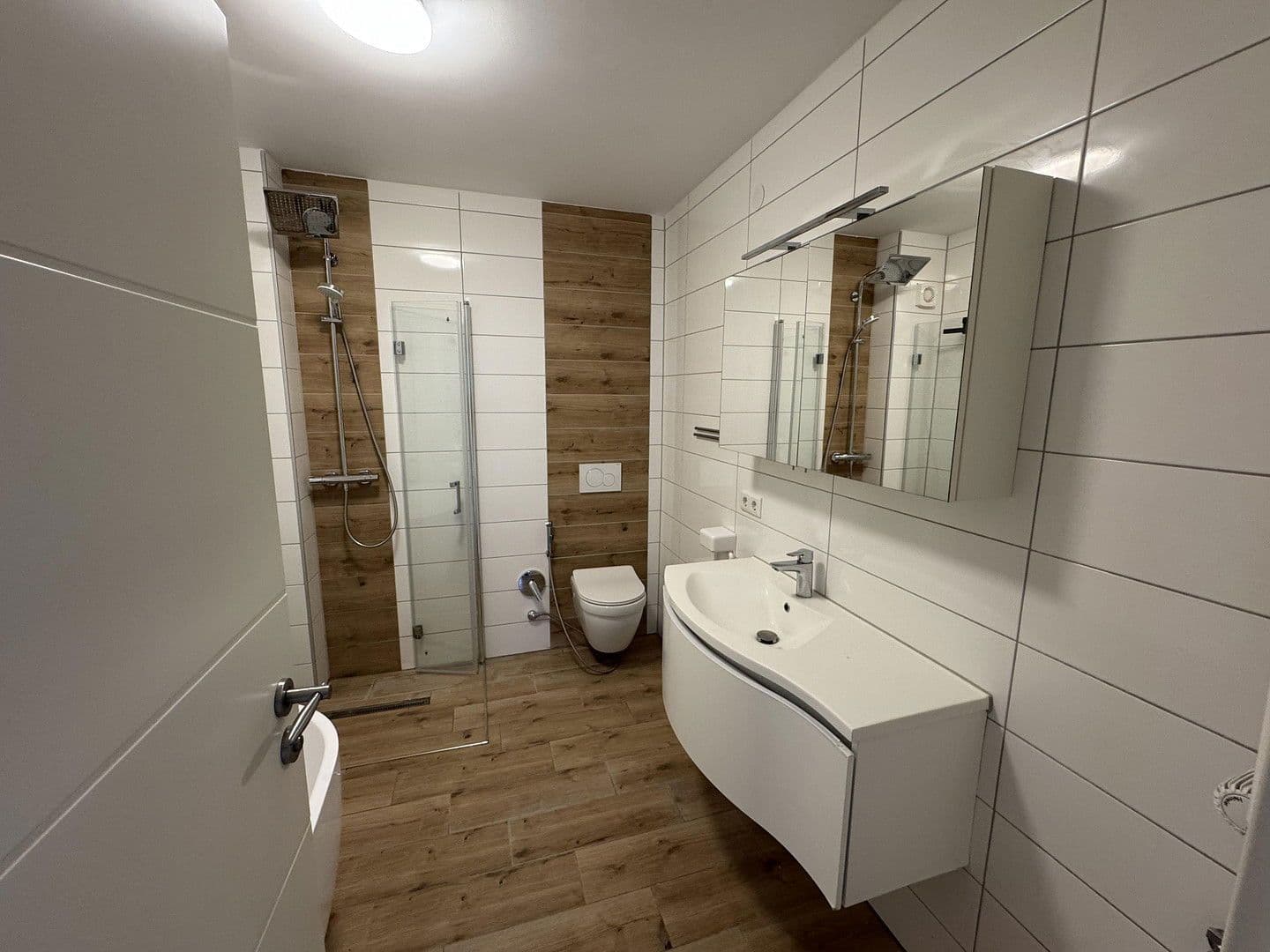 Prenájom bytu 4-izbový 110 m², Nürnberg (Mögeldorf), Bavorsko Prenájom bytu 4-izbový 110 m², Nürnberg (Mögeldorf), Bavorsko