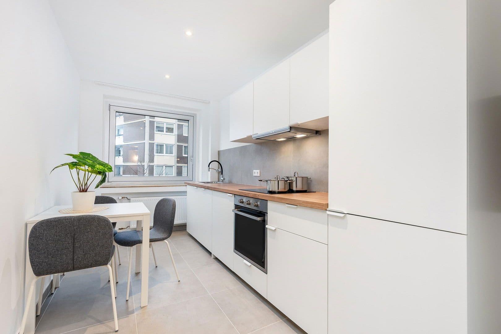 Prenájom bytu 62 m², Spichernstraße 60, Düsseldorf, Severné Porýnie - Westfálsko Prenájom bytu 62 m², Spichernstraße 60, Düsseldorf, Severné Porýnie - Westfálsko