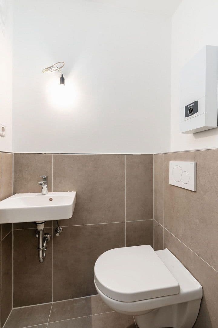 Prenájom bytu 62 m², Spichernstraße 60, Düsseldorf, Severné Porýnie - Westfálsko Prenájom bytu 62 m², Spichernstraße 60, Düsseldorf, Severné Porýnie - Westfálsko