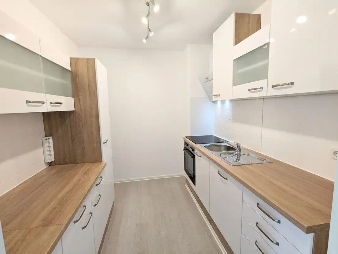 Prenájom bytu 2-izbový 62 m², Woogstraße 36, Neuhofen, Porýnie-Falcko Prenájom bytu 2-izbový 62 m², Woogstraße 36, Neuhofen, Porýnie-Falcko
