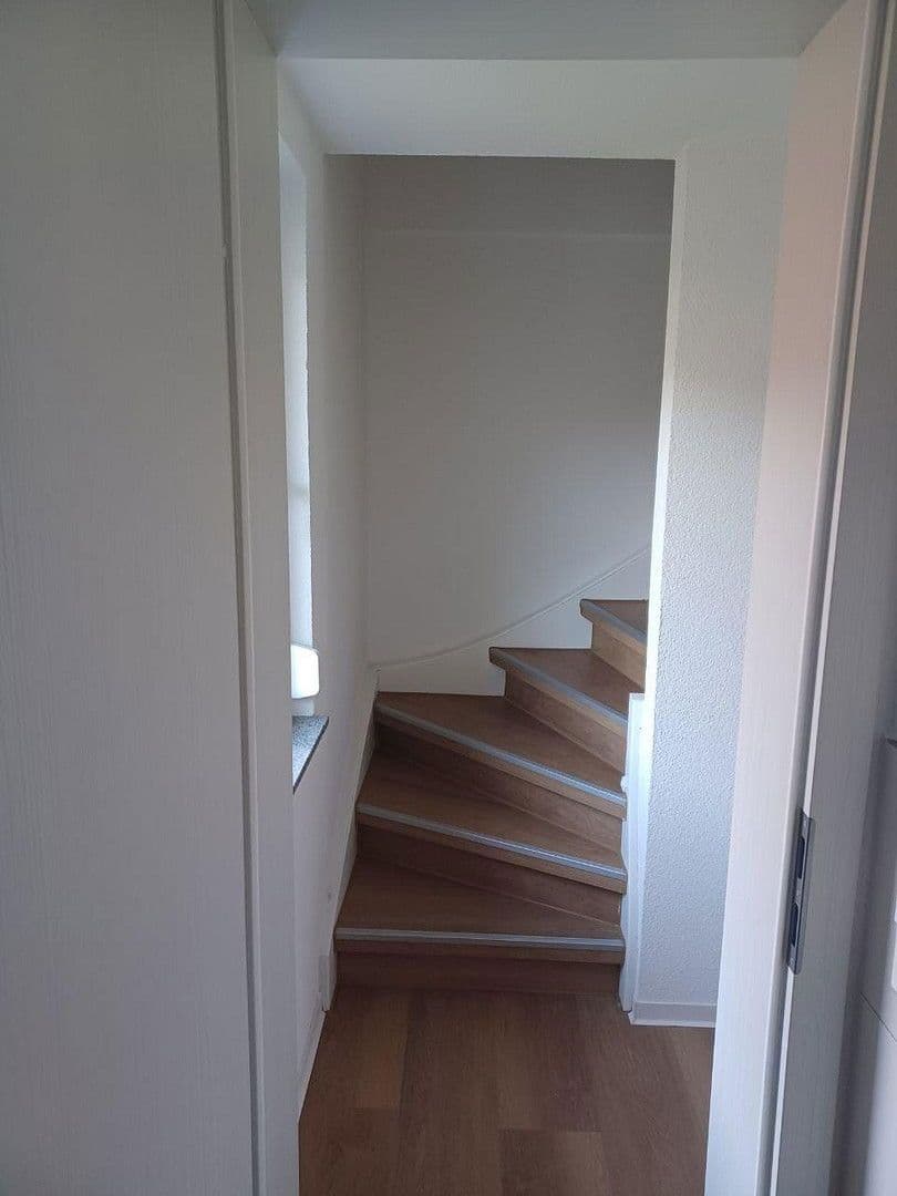 Prenájom bytu 4-izbový 86 m², Großbottwar, Bádensko-Wurttembersko Prenájom bytu 4-izbový 86 m², Großbottwar, Bádensko-Wurttembersko