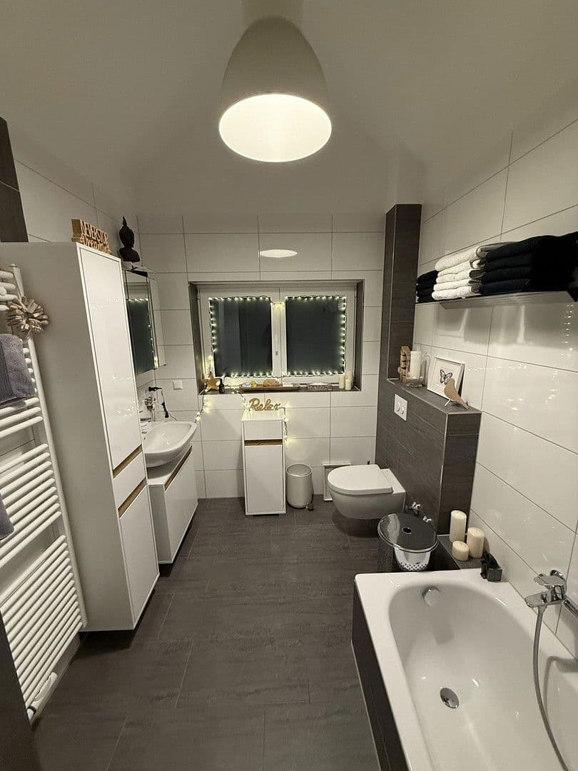 Predaj domu 206 m², pozemek 517 m², Elsenfeld, Bavorsko Predaj domu 206 m², pozemek 517 m², Elsenfeld, Bavorsko