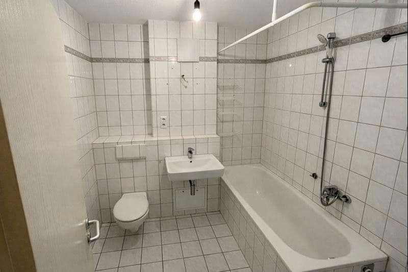 Prenájom bytu 2-izbový 64 m², Daimlerstr. 14, Wiesbaden, Hesensko Prenájom bytu 2-izbový 64 m², Daimlerstr. 14, Wiesbaden, Hesensko