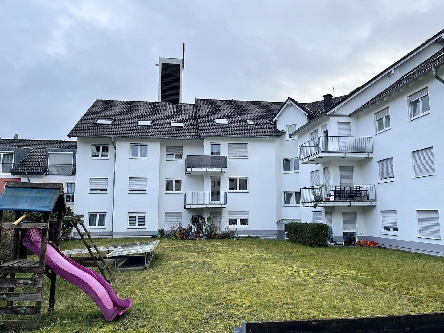 Prenájom bytu 2-izbový 64 m², Daimlerstr. 14, Wiesbaden, Hesensko Prenájom bytu 2-izbový 64 m², Daimlerstr. 14, Wiesbaden, Hesensko