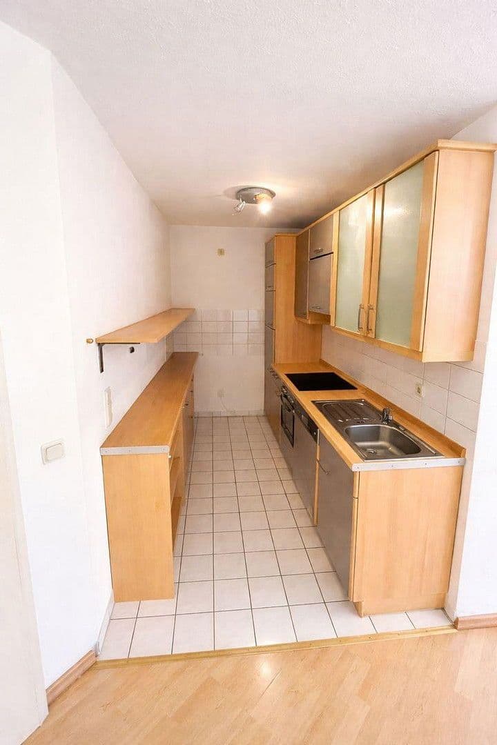 Prenájom bytu 2-izbový 64 m², Daimlerstr. 14, Wiesbaden, Hesensko Prenájom bytu 2-izbový 64 m², Daimlerstr. 14, Wiesbaden, Hesensko