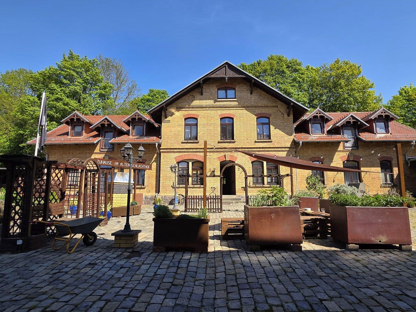 Prenájom bytu 4-izbový 135 m², Kitscherstr, 10, Crimmitschau, Sasko Prenájom bytu 4-izbový 135 m², Kitscherstr, 10, Crimmitschau, Sasko