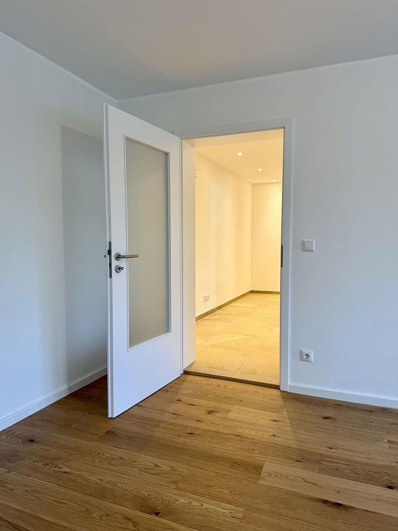 Predaj bytu 3-izbový 70 m², Engadiner Strasse 36, München, Bavorsko Predaj bytu 3-izbový 70 m², Engadiner Strasse 36, München, Bavorsko