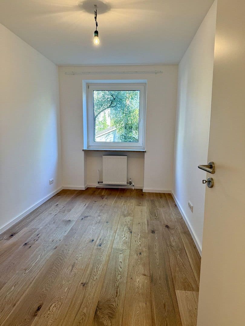 Predaj bytu 3-izbový 70 m², Engadiner Strasse 36, München, Bavorsko Predaj bytu 3-izbový 70 m², Engadiner Strasse 36, München, Bavorsko