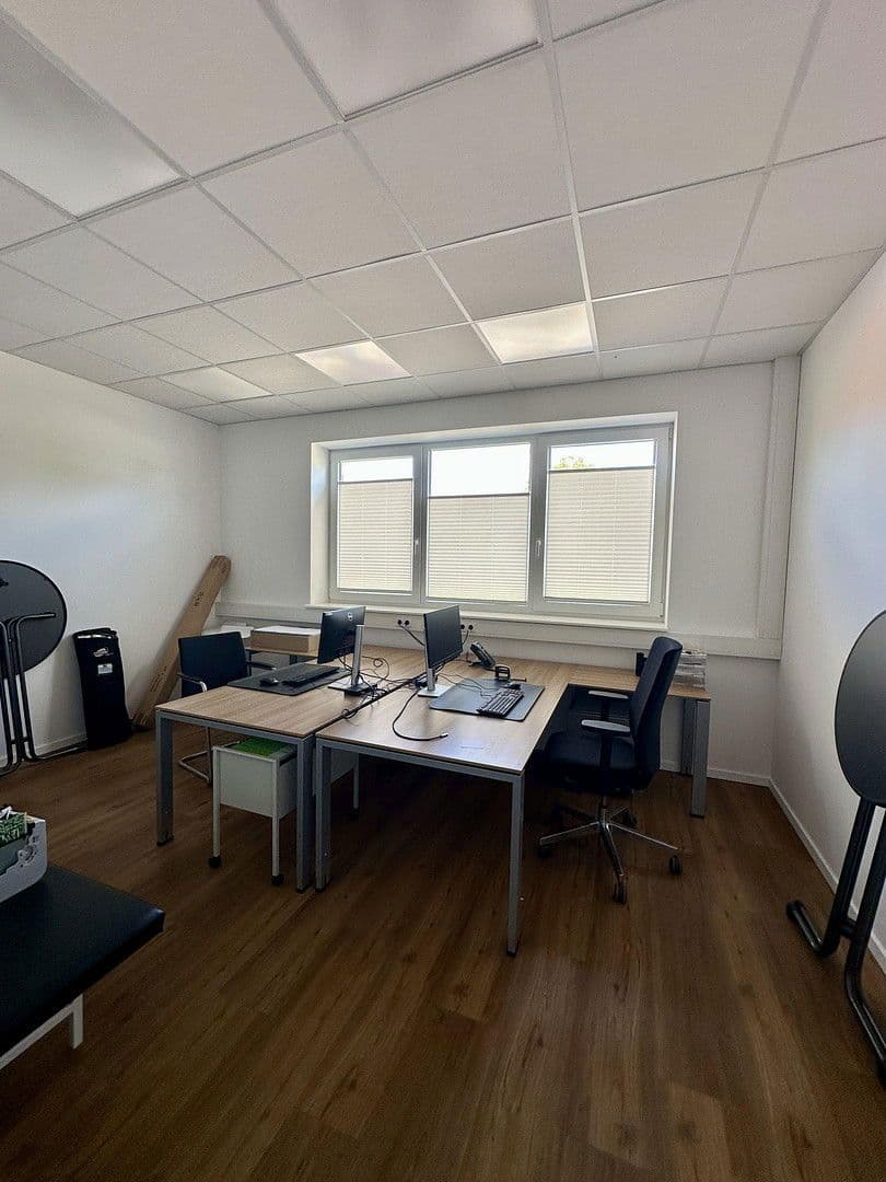 Prenájom kancelárie 720 m², Lüneburg, Dolné Sasko Prenájom kancelárie 720 m², Lüneburg, Dolné Sasko