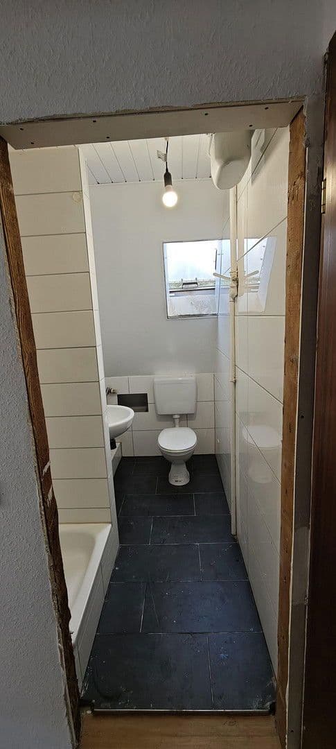 Prenájom bytu 3-izbový 60 m², Eybacher Straße 11/1, Stuttgart-Wangen, Bádensko-Wurttembersko Prenájom bytu 3-izbový 60 m², Eybacher Straße 11/1, Stuttgart-Wangen, Bádensko-Wurttembersko