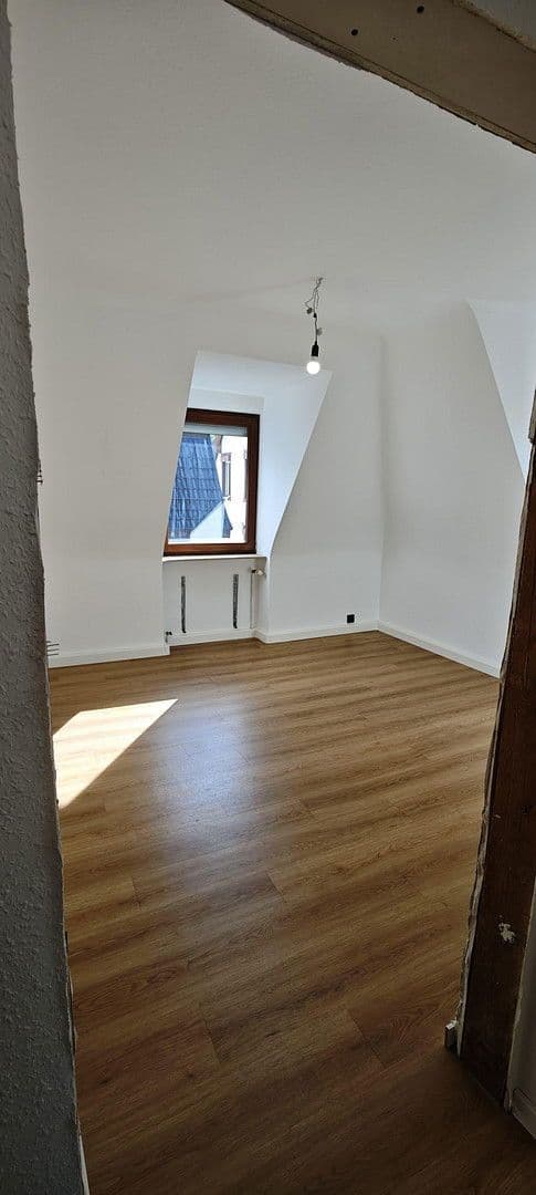 Prenájom bytu 3-izbový 60 m², Eybacher Straße 11/1, Stuttgart-Wangen, Bádensko-Wurttembersko Prenájom bytu 3-izbový 60 m², Eybacher Straße 11/1, Stuttgart-Wangen, Bádensko-Wurttembersko