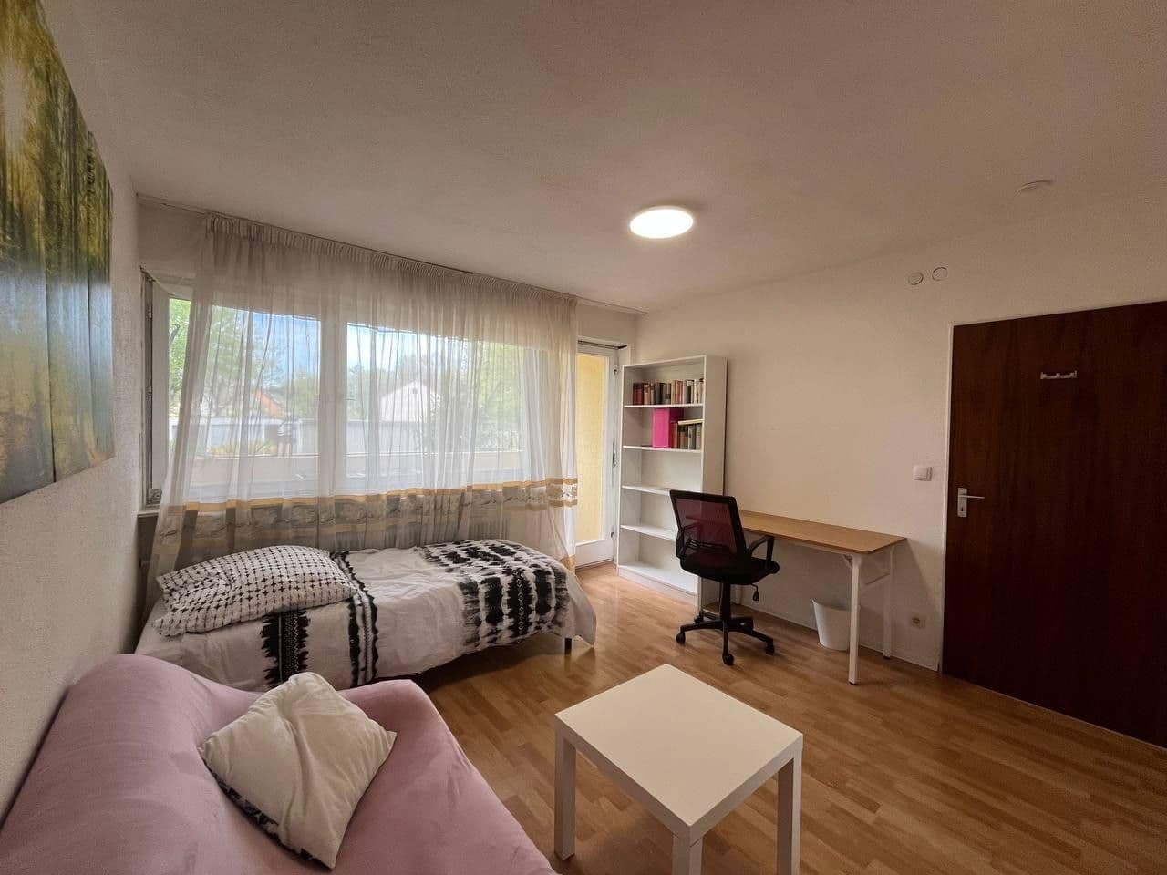 Prenájom bytu 2-izbový 66 m², Sittenbacher Straße, Nürnberg, Bavorsko Prenájom bytu 2-izbový 66 m², Sittenbacher Straße, Nürnberg, Bavorsko