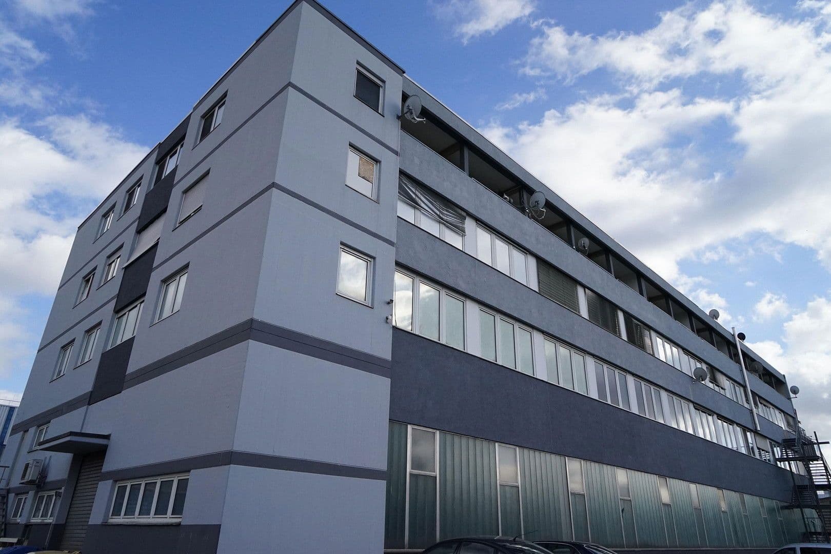 Prenájom bytu 3-izbový 88 m², Schaflandstr. 11/1, Fellbach, Bádensko-Wurttembersko Prenájom bytu 3-izbový 88 m², Schaflandstr. 11/1, Fellbach, Bádensko-Wurttembersko