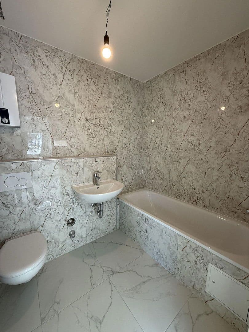 Prenájom bytu 2-izbový 60 m², Kirburger Weg 41, Köln, Severné Porýnie - Westfálsko Prenájom bytu 2-izbový 60 m², Kirburger Weg 41, Köln, Severné Porýnie - Westfálsko