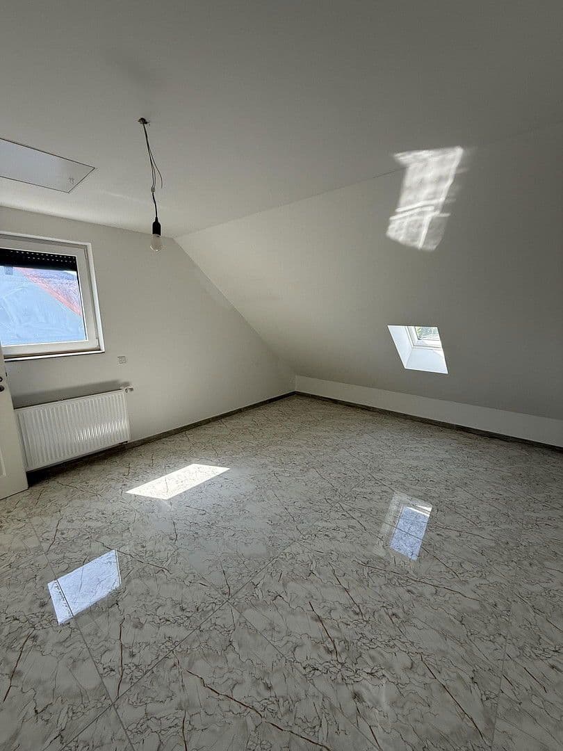 Prenájom bytu 2-izbový 60 m², Kirburger Weg 41, Köln, Severné Porýnie - Westfálsko Prenájom bytu 2-izbový 60 m², Kirburger Weg 41, Köln, Severné Porýnie - Westfálsko