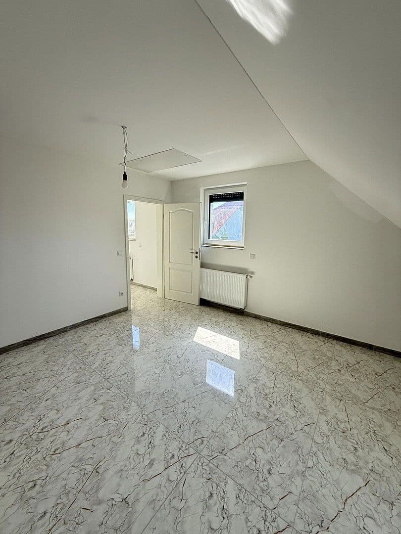 Prenájom bytu 2-izbový 60 m², Kirburger Weg 41, Köln, Severné Porýnie - Westfálsko Prenájom bytu 2-izbový 60 m², Kirburger Weg 41, Köln, Severné Porýnie - Westfálsko