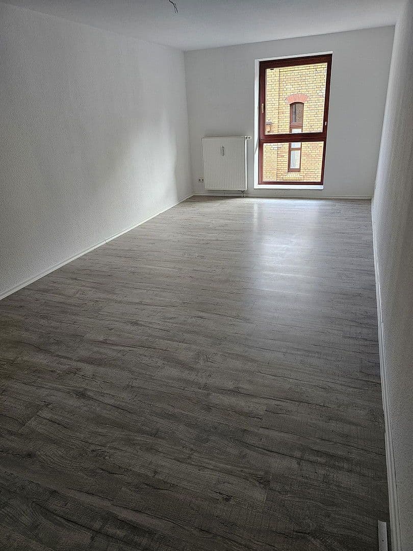 Prenájom bytu 4-izbový 155 m², Kitscherstr. 10, Crimmitschau, Sasko Prenájom bytu 4-izbový 155 m², Kitscherstr. 10, Crimmitschau, Sasko