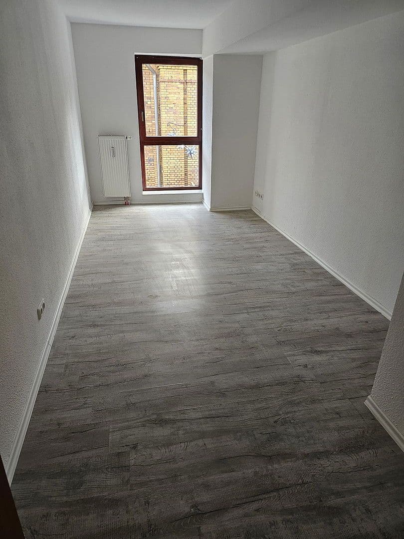 Prenájom bytu 4-izbový 155 m², Kitscherstr. 10, Crimmitschau, Sasko Prenájom bytu 4-izbový 155 m², Kitscherstr. 10, Crimmitschau, Sasko