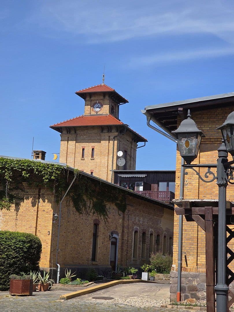 Prenájom bytu 4-izbový 155 m², Kitscherstr. 10, Crimmitschau, Sasko Prenájom bytu 4-izbový 155 m², Kitscherstr. 10, Crimmitschau, Sasko