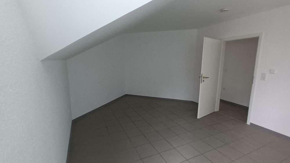 Prenájom bytu 5-izbový 117 m², Berndorferstr. 19, Hillesheim, Porýnie-Falcko Prenájom bytu 5-izbový 117 m², Berndorferstr. 19, Hillesheim, Porýnie-Falcko