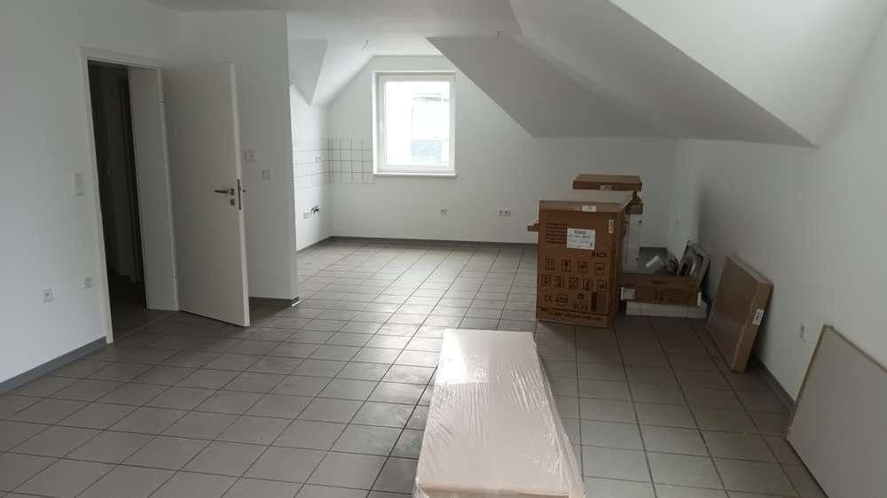 Prenájom bytu 5-izbový 117 m², Berndorferstr. 19, Hillesheim, Porýnie-Falcko Prenájom bytu 5-izbový 117 m², Berndorferstr. 19, Hillesheim, Porýnie-Falcko