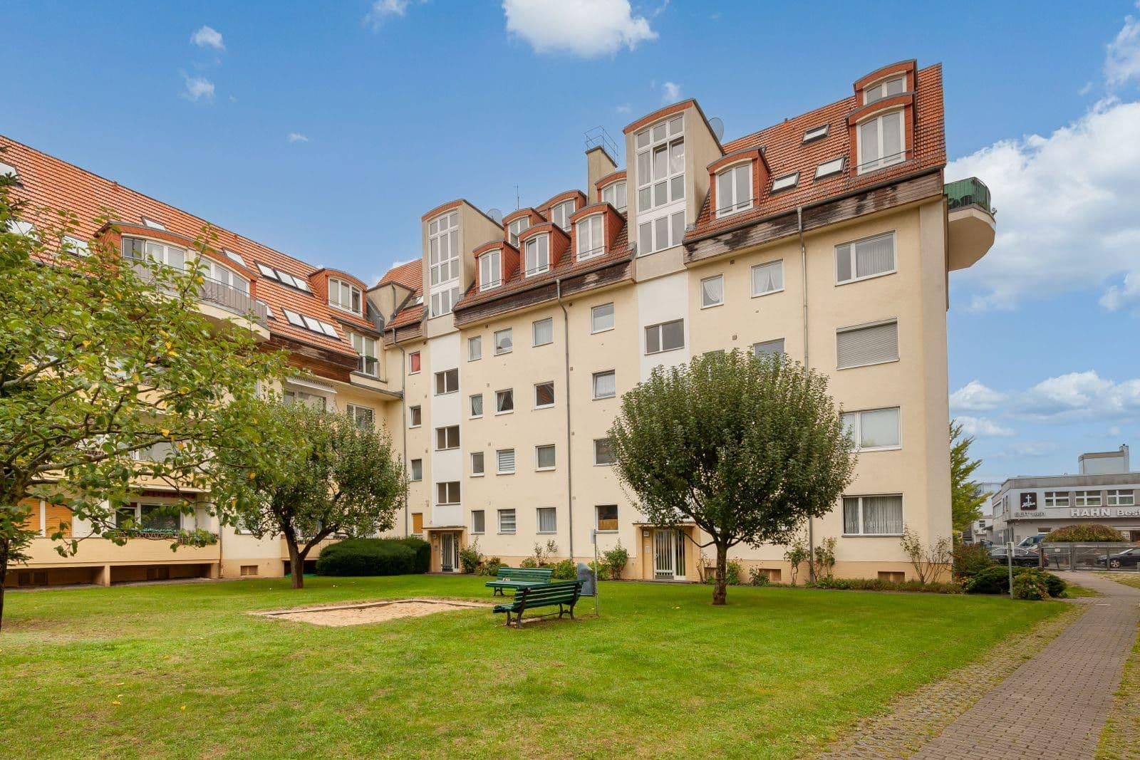 Predaj bytu 3-izbový 93 m², Berlin, Berlín Predaj bytu 3-izbový 93 m², Berlin, Berlín