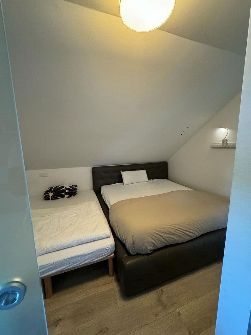 Prenájom bytu 2-izbový 78 m², Dohlenweg 19, Köln, Severné Porýnie - Westfálsko Prenájom bytu 2-izbový 78 m², Dohlenweg 19, Köln, Severné Porýnie - Westfálsko