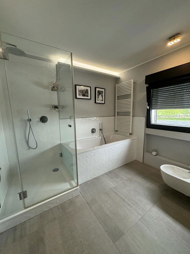 Prenájom bytu 2-izbový 78 m², Dohlenweg 19, Köln, Severné Porýnie - Westfálsko Prenájom bytu 2-izbový 78 m², Dohlenweg 19, Köln, Severné Porýnie - Westfálsko