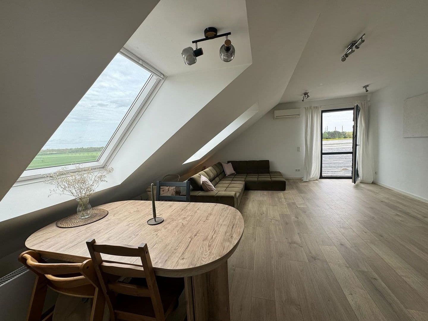 Prenájom bytu 2-izbový 78 m², Dohlenweg 19, Köln, Severné Porýnie - Westfálsko Prenájom bytu 2-izbový 78 m², Dohlenweg 19, Köln, Severné Porýnie - Westfálsko