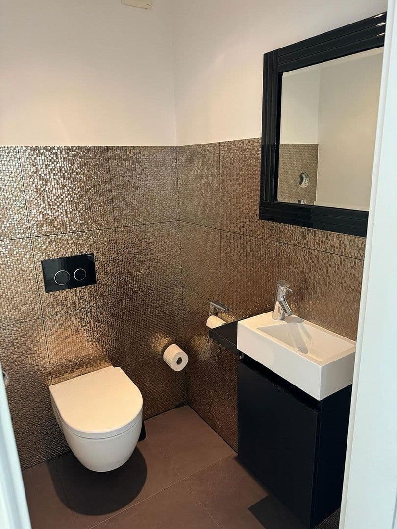 Prenájom bytu 2-izbový 78 m², Dohlenweg 19, Köln, Severné Porýnie - Westfálsko Prenájom bytu 2-izbový 78 m², Dohlenweg 19, Köln, Severné Porýnie - Westfálsko