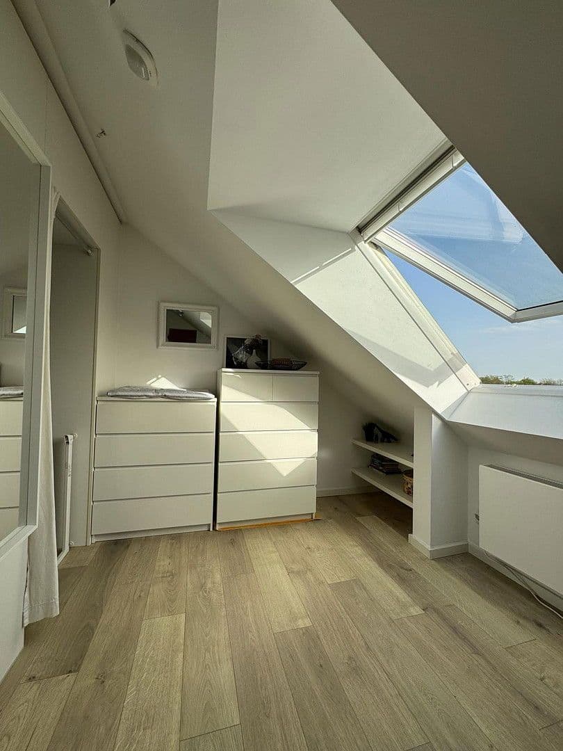 Prenájom bytu 2-izbový 78 m², Dohlenweg 19, Köln, Severné Porýnie - Westfálsko Prenájom bytu 2-izbový 78 m², Dohlenweg 19, Köln, Severné Porýnie - Westfálsko