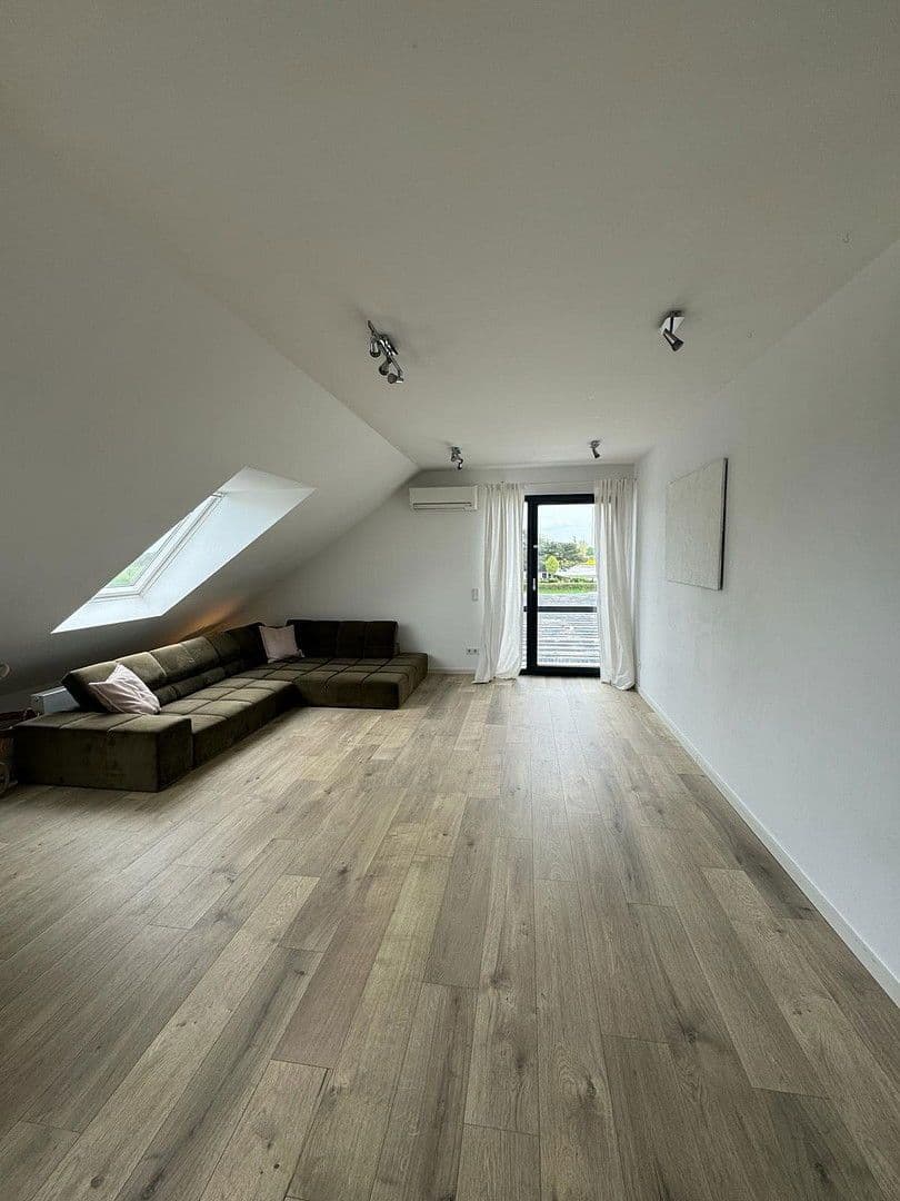 Prenájom bytu 2-izbový 78 m², Dohlenweg 19, Köln, Severné Porýnie - Westfálsko Prenájom bytu 2-izbový 78 m², Dohlenweg 19, Köln, Severné Porýnie - Westfálsko