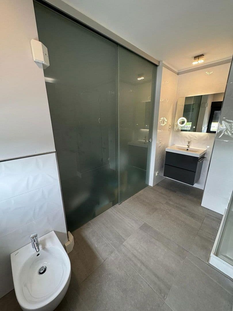 Prenájom bytu 2-izbový 78 m², Dohlenweg 19, Köln, Severné Porýnie - Westfálsko Prenájom bytu 2-izbový 78 m², Dohlenweg 19, Köln, Severné Porýnie - Westfálsko