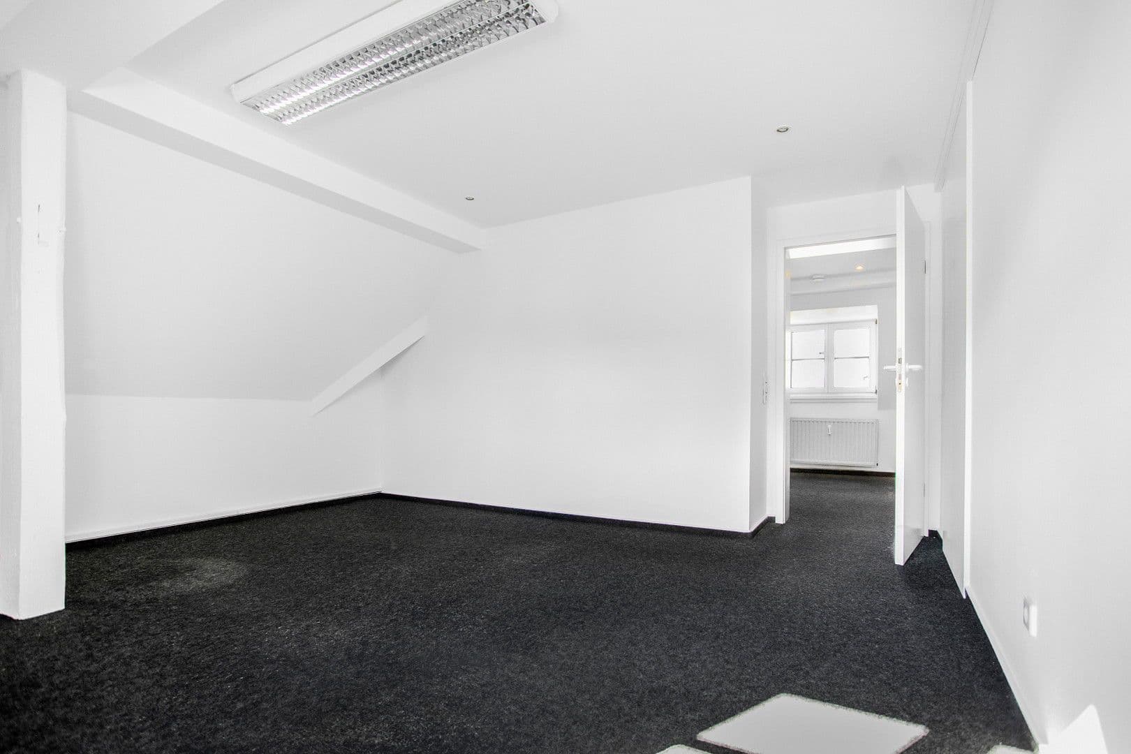 Prenájom kancelárie 41 m², Robert-Heuser-Str. 15, Köln, Severné Porýnie - Westfálsko Prenájom kancelárie 41 m², Robert-Heuser-Str. 15, Köln, Severné Porýnie - Westfálsko