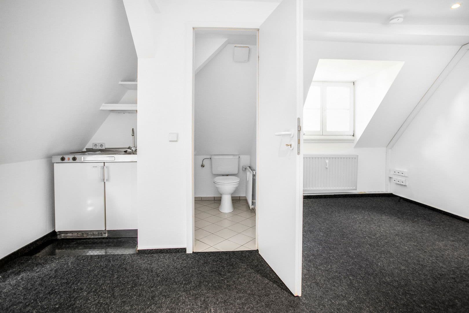 Prenájom kancelárie 41 m², Robert-Heuser-Str. 15, Köln, Severné Porýnie - Westfálsko Prenájom kancelárie 41 m², Robert-Heuser-Str. 15, Köln, Severné Porýnie - Westfálsko