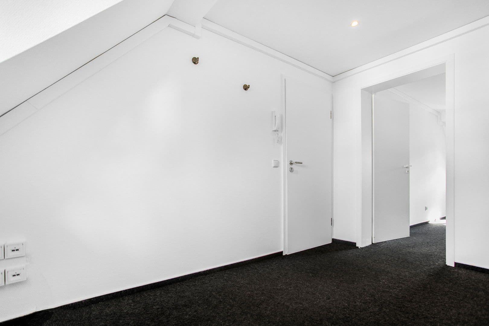 Prenájom kancelárie 41 m², Robert-Heuser-Str. 15, Köln, Severné Porýnie - Westfálsko Prenájom kancelárie 41 m², Robert-Heuser-Str. 15, Köln, Severné Porýnie - Westfálsko