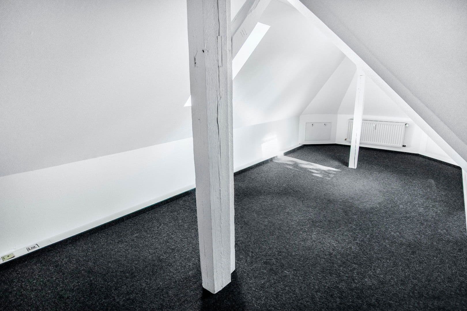 Prenájom kancelárie 75 m², Robert-Heuser-Str. 15, Köln, Severné Porýnie - Westfálsko Prenájom kancelárie 75 m², Robert-Heuser-Str. 15, Köln, Severné Porýnie - Westfálsko