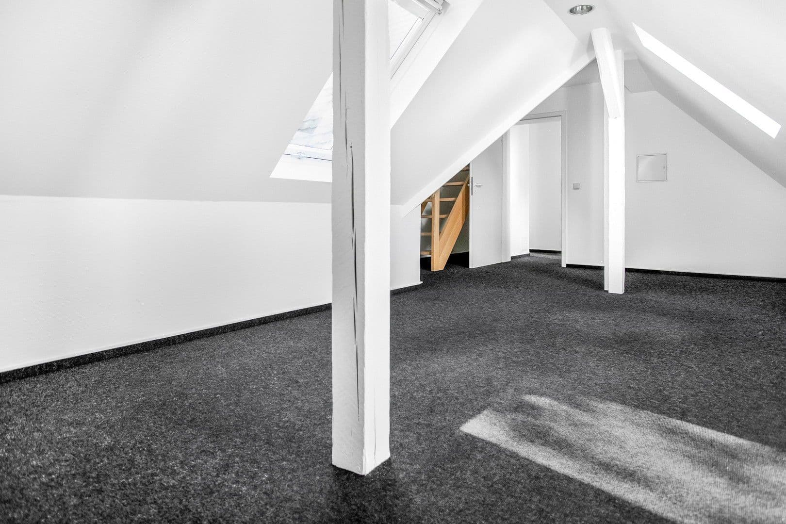 Prenájom kancelárie 75 m², Robert-Heuser-Str. 15, Köln, Severné Porýnie - Westfálsko Prenájom kancelárie 75 m², Robert-Heuser-Str. 15, Köln, Severné Porýnie - Westfálsko