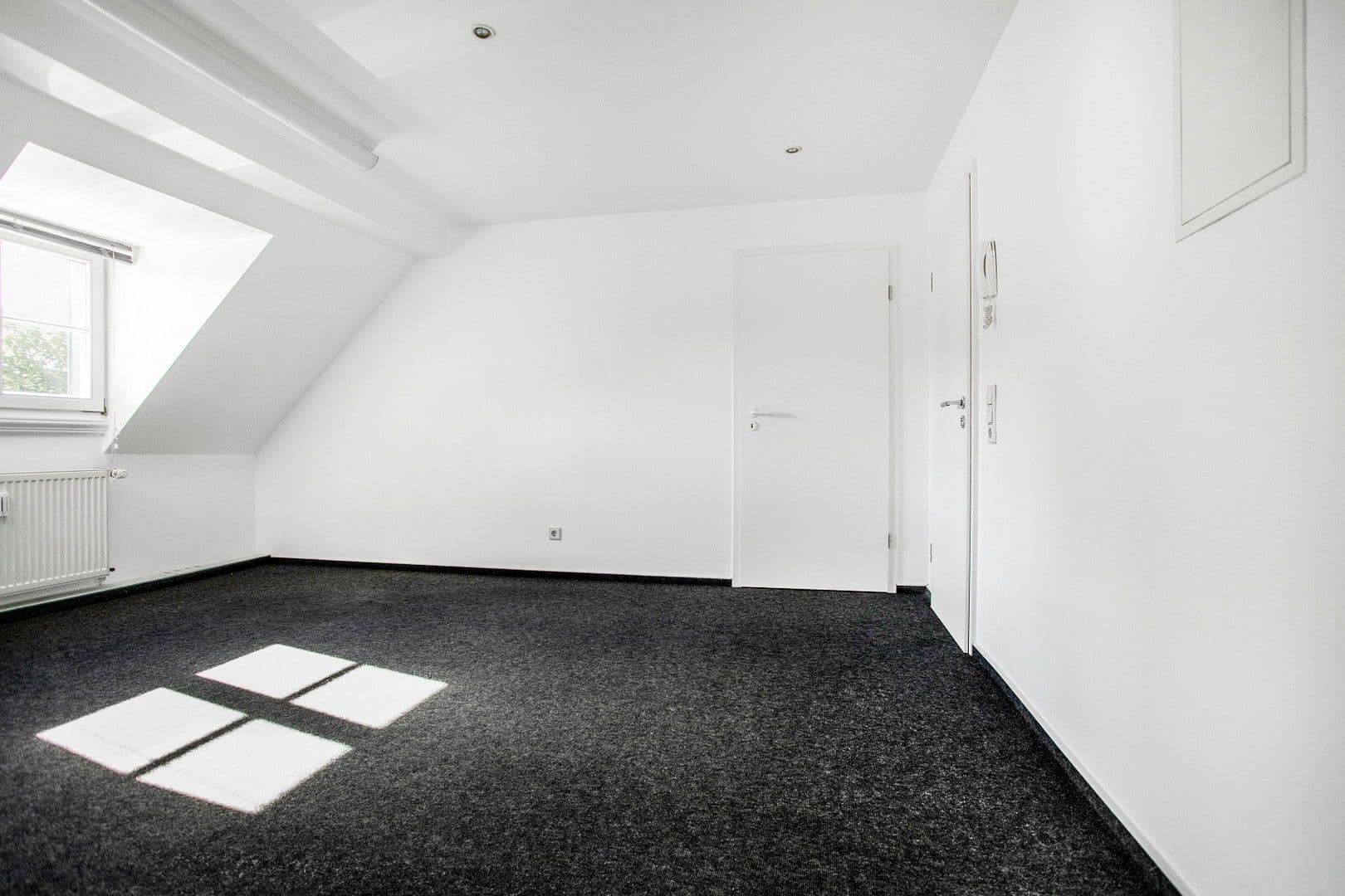 Prenájom kancelárie 75 m², Robert-Heuser-Str. 15, Köln, Severné Porýnie - Westfálsko Prenájom kancelárie 75 m², Robert-Heuser-Str. 15, Köln, Severné Porýnie - Westfálsko