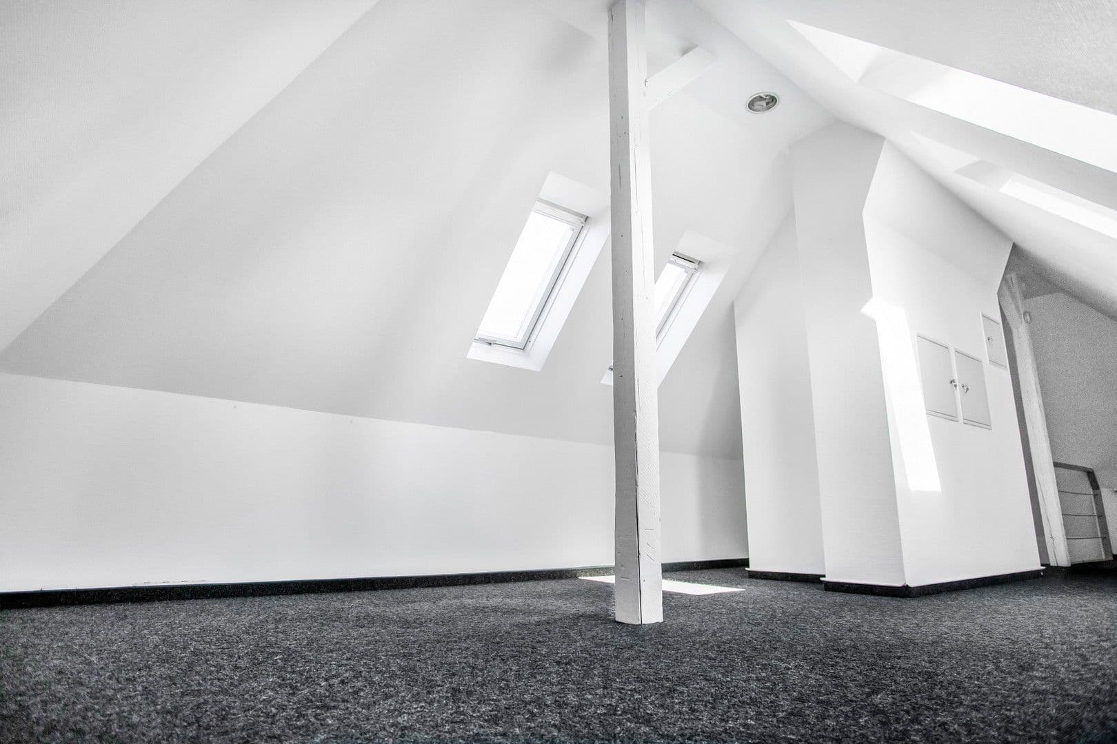 Prenájom kancelárie 75 m², Robert-Heuser-Str. 15, Köln, Severné Porýnie - Westfálsko Prenájom kancelárie 75 m², Robert-Heuser-Str. 15, Köln, Severné Porýnie - Westfálsko