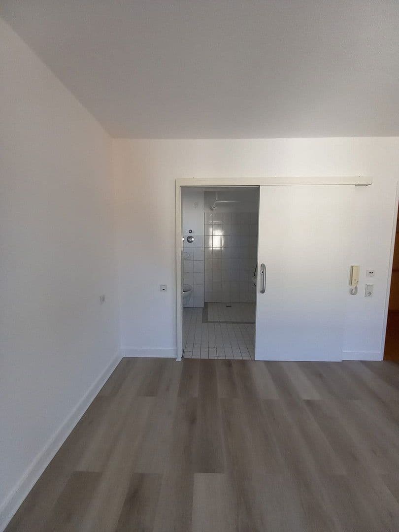 Prenájom bytu 1-izbový 26 m², Rathenaustraße 1 - (E3+E4+E10), Wuppertal, Severné Porýnie - Westfálsko Prenájom bytu 1-izbový 26 m², Rathenaustraße 1 - (E3+E4+E10), Wuppertal, Severné Porýnie - Westfálsko