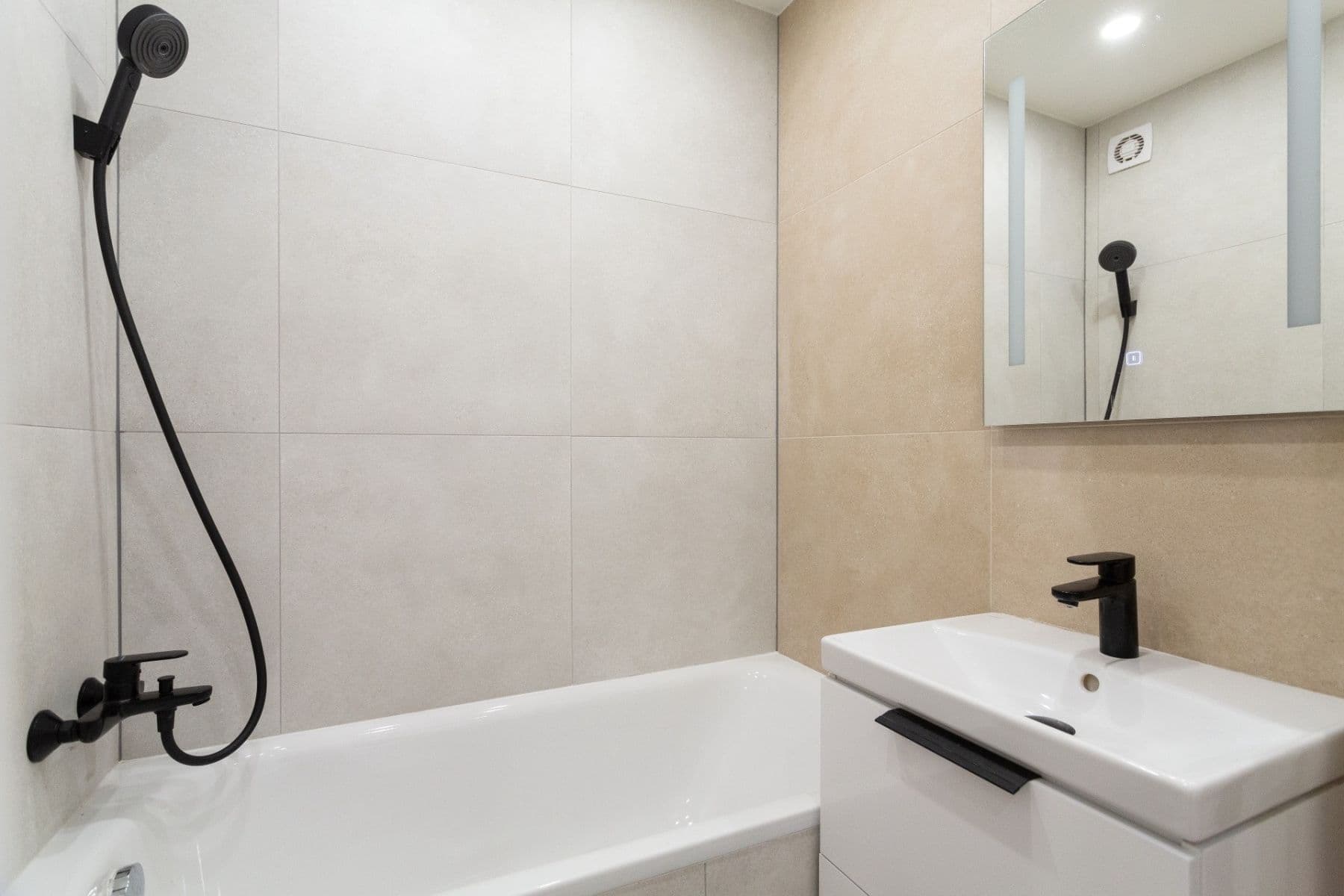 Predaj bytu 3-izbový 57 m², Bělčická, Praha, Praha Predaj bytu 3-izbový 57 m², Bělčická, Praha, Praha