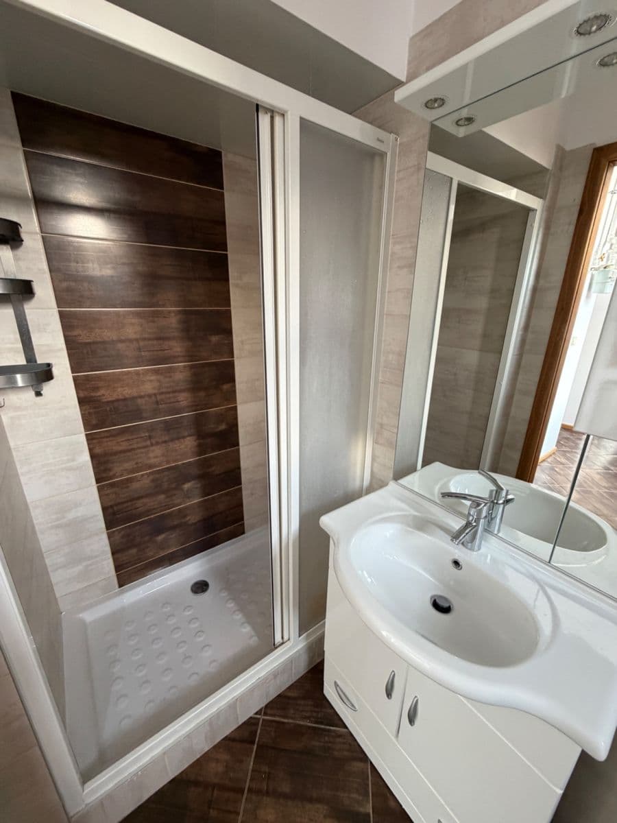 Prenájom bytu 3-izbový 80 m², Dukelských hrdinů, Praha, Praha Prenájom bytu 3-izbový 80 m², Dukelských hrdinů, Praha, Praha