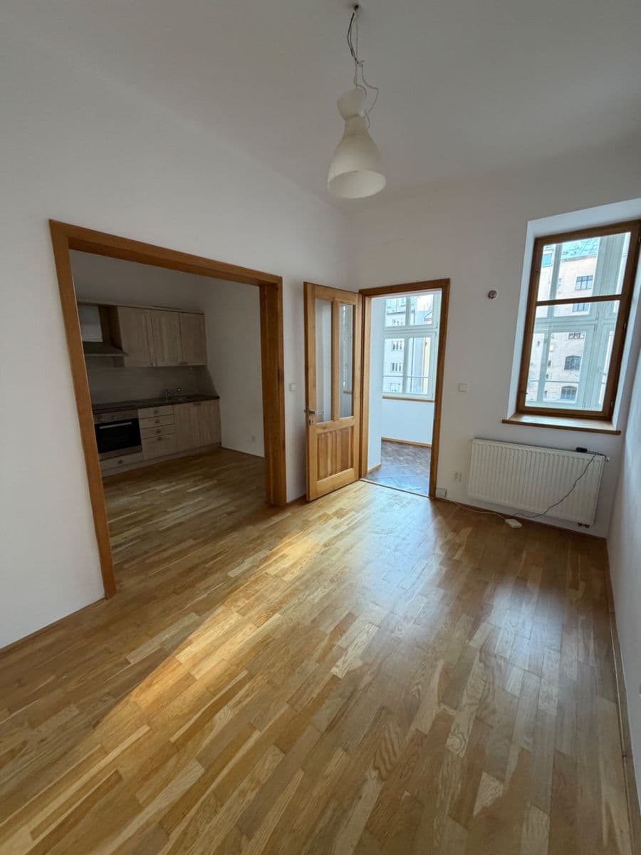Prenájom bytu 3-izbový 80 m², Dukelských hrdinů, Praha, Praha Prenájom bytu 3-izbový 80 m², Dukelských hrdinů, Praha, Praha
