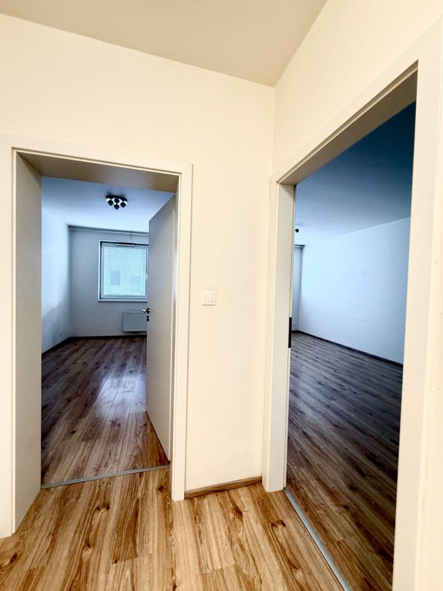 Prenájom bytu 2-izbový 55 m², V Zahrádkách, Praha, Praha Prenájom bytu 2-izbový 55 m², V Zahrádkách, Praha, Praha