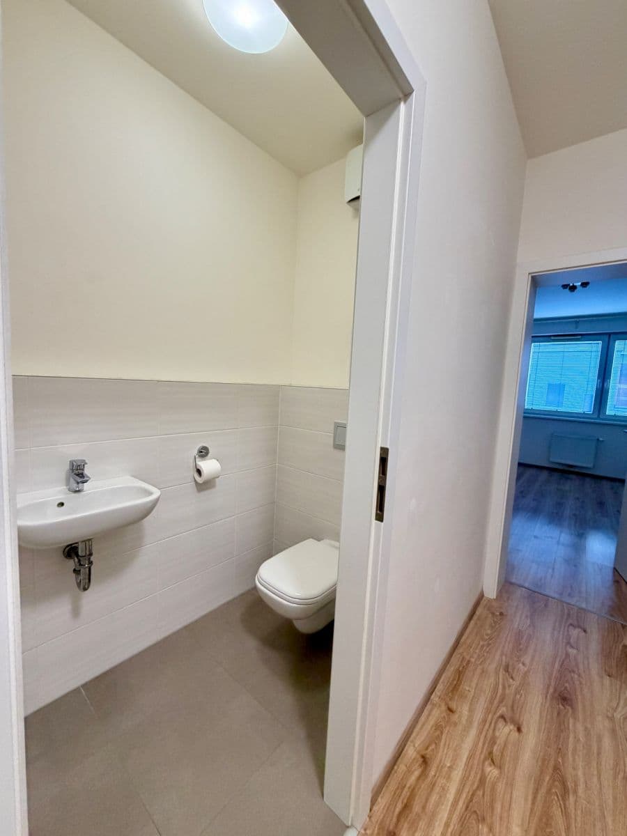 Prenájom bytu 2-izbový 55 m², V Zahrádkách, Praha, Praha Prenájom bytu 2-izbový 55 m², V Zahrádkách, Praha, Praha