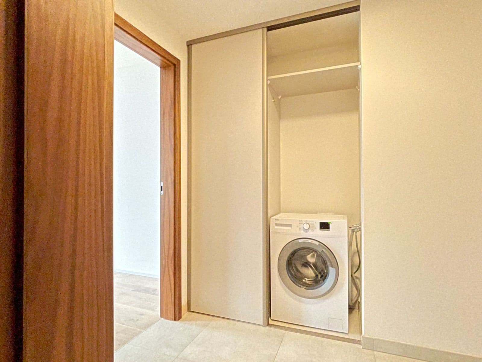 Prenájom bytu 1-izbový 36 m², Šiklové, Praha, Praha Prenájom bytu 1-izbový 36 m², Šiklové, Praha, Praha