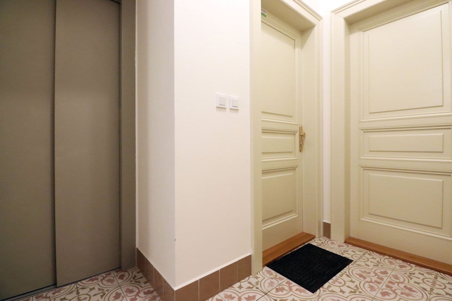 Prenájom bytu 1-izbový 21 m², Keramická, Praha, Praha Prenájom bytu 1-izbový 21 m², Keramická, Praha, Praha